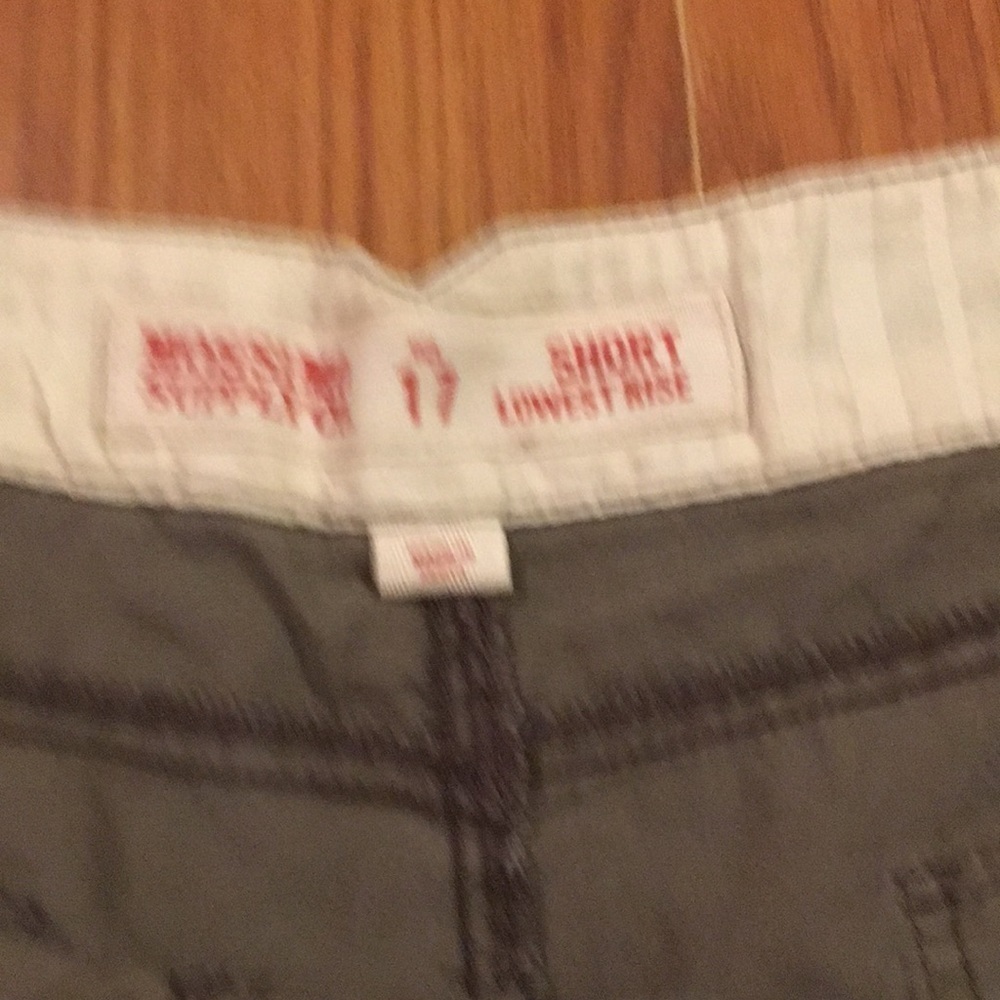 Mossimo Short Lowest Rise Shorts size 17 (I) - Picture 3 of 4